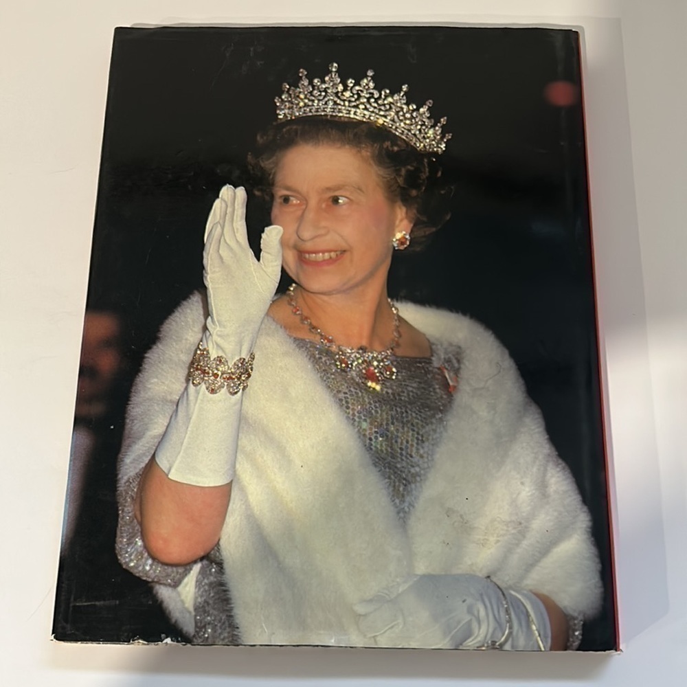 In Celebration of The Queen's Visit to Canada Book by Trevor Hall Published 1984 - Picture 2 of 8